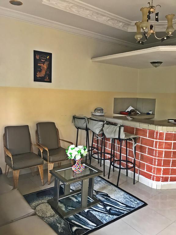Appartements Chez Léo Brazzaville Esterno foto
